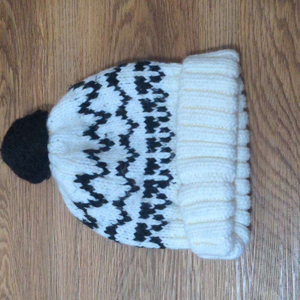 Black and White Pom Hat - Winter